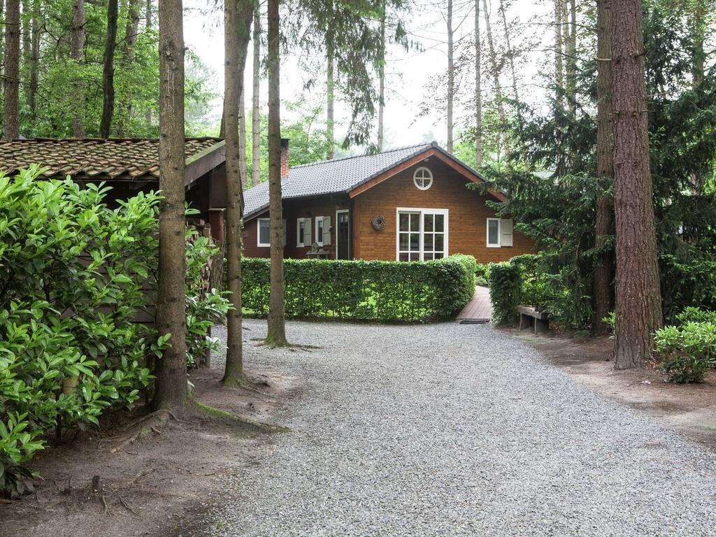 Luxurious Chalet In Oud Turnhout With Large Garden Villa Oud-Turnhout Exterior photo